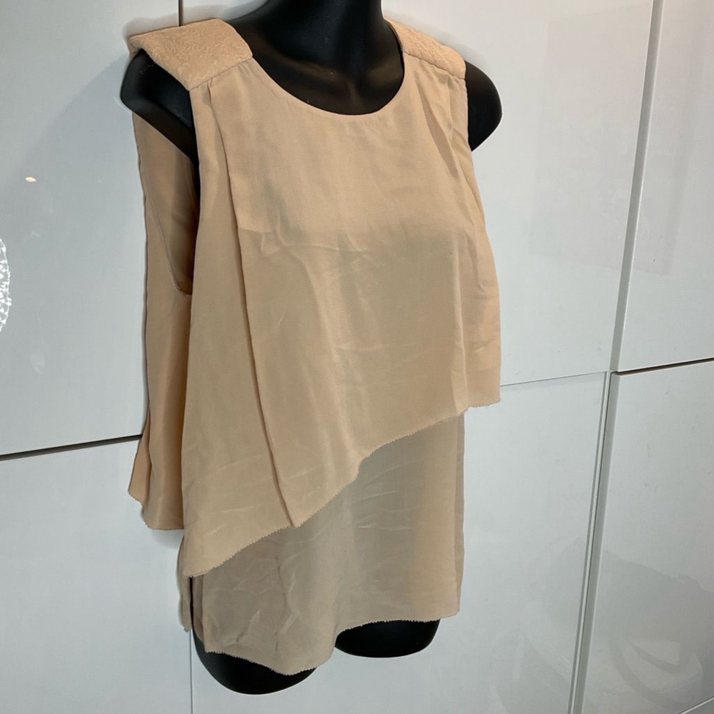 Wilfred Free Aritzia Silk lightweight layer sleeveless blouse keyhole back XS